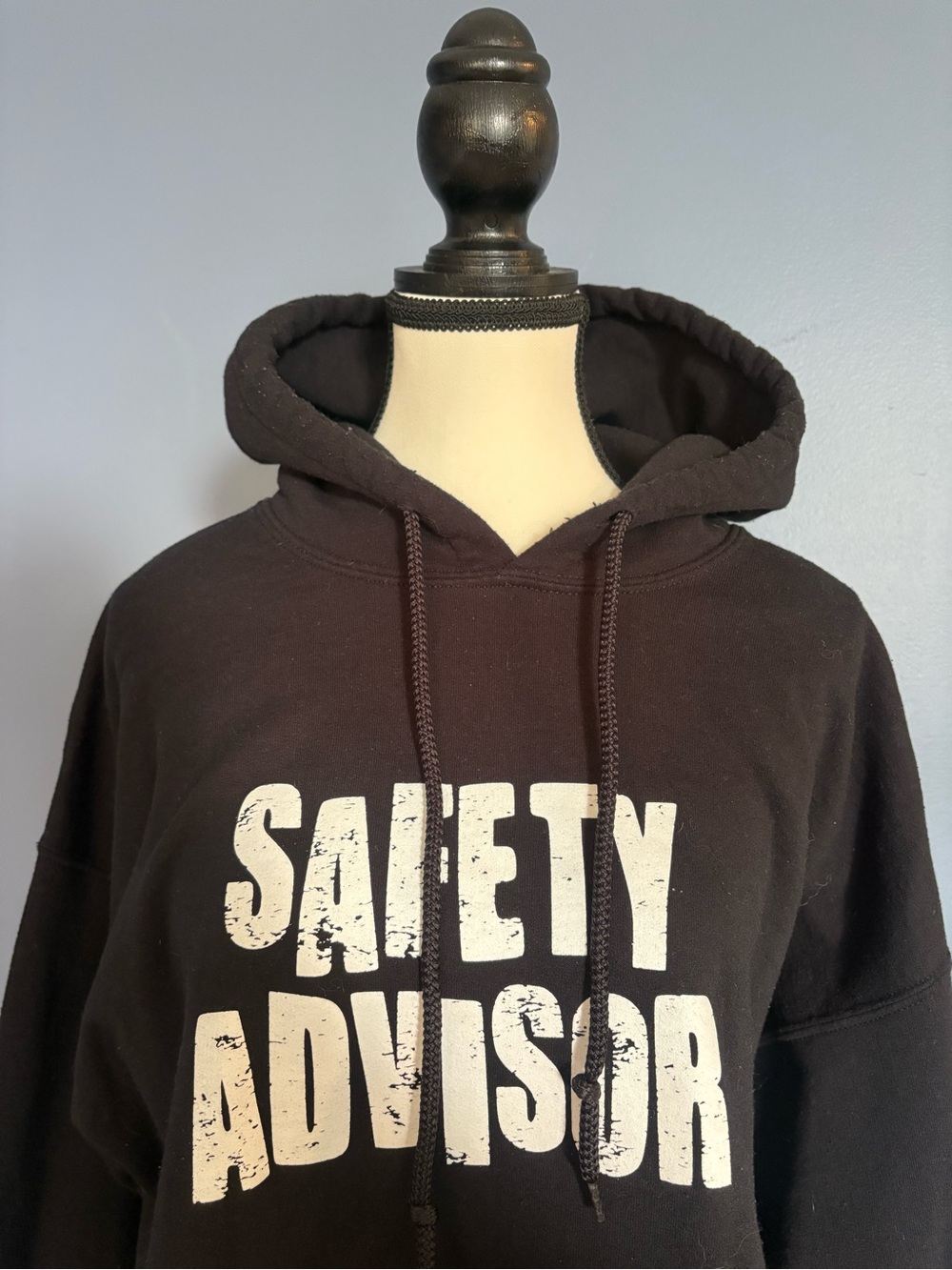Gildan Black Hoodie with White "SAFETY ADVISOR" Print size L - Picture 3 of 8
